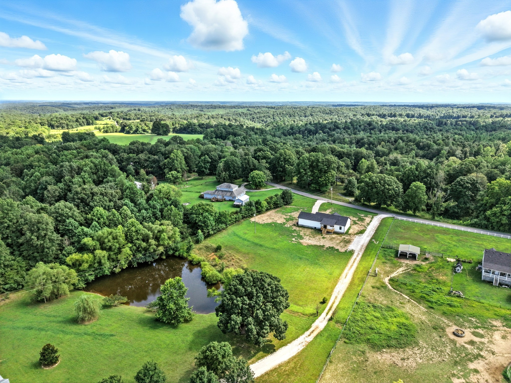 607 Collier Bend Road Charlotte, TN 37036 - Photo 11 of 40