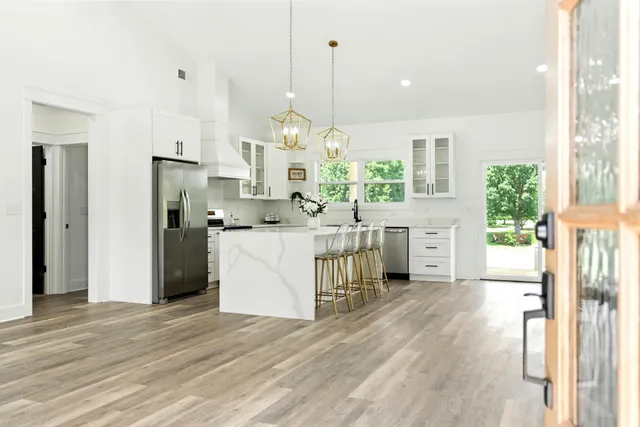 $449,900 | 607 Collier Bend Road, Charlotte, TN 37036