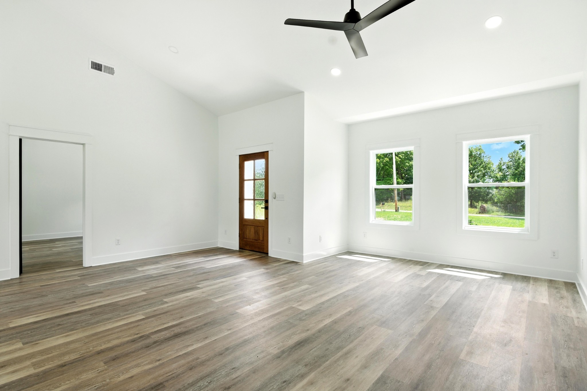 607 Collier Bend Road Charlotte, TN 37036 - Photo 15 of 40