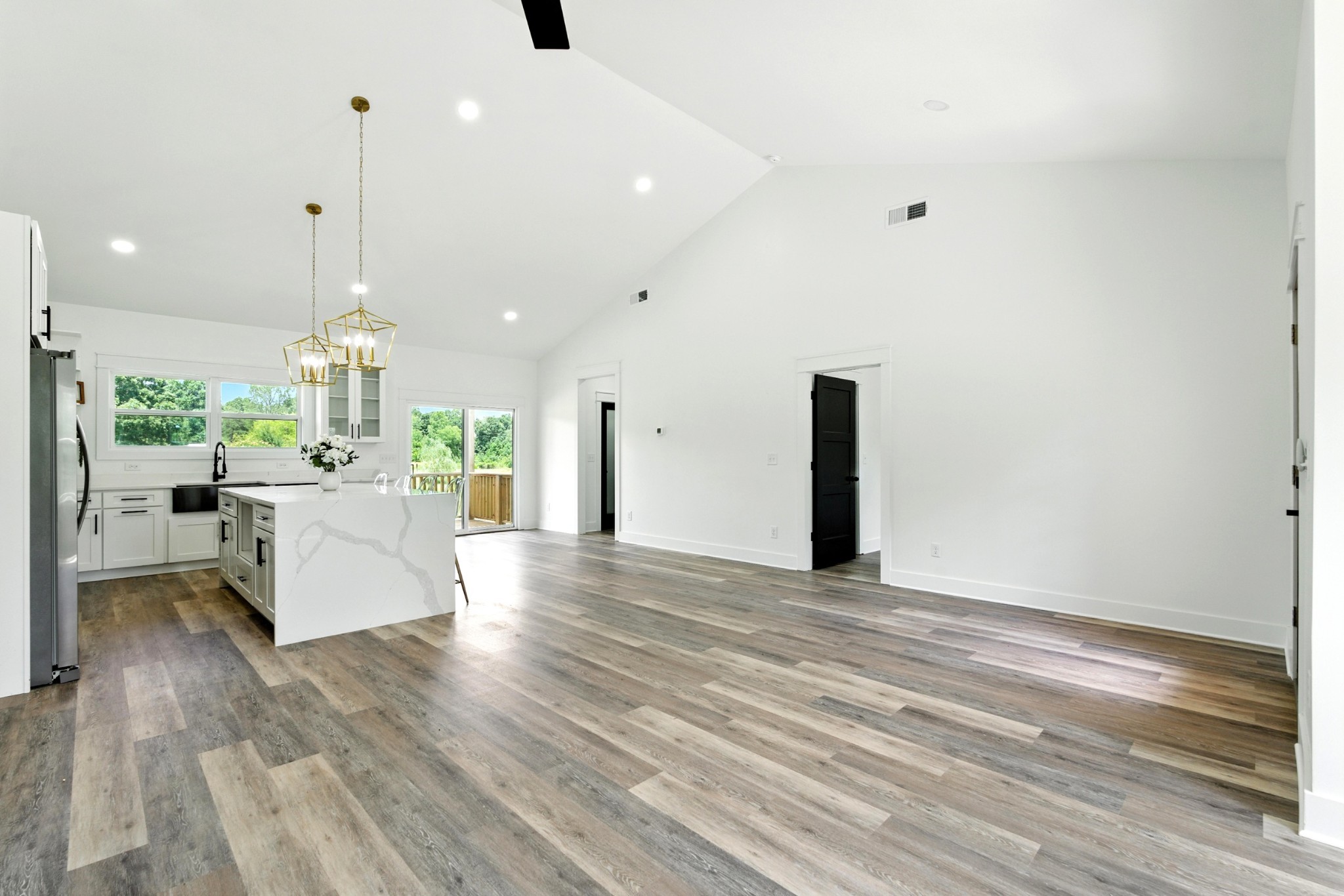 607 Collier Bend Road Charlotte, TN 37036 - Photo 16 of 40