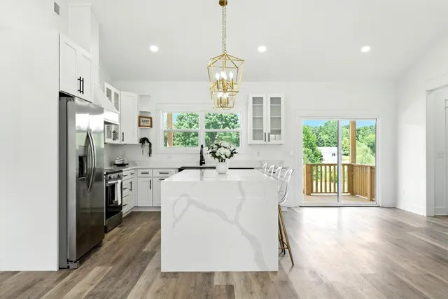 $449,900 | 607 Collier Bend Road, Charlotte, TN 37036