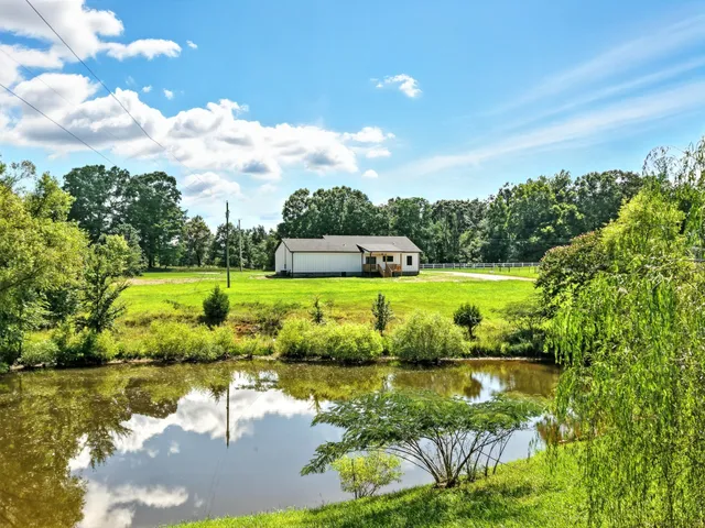 $449,900 | 607 Collier Bend Road, Charlotte, TN 37036