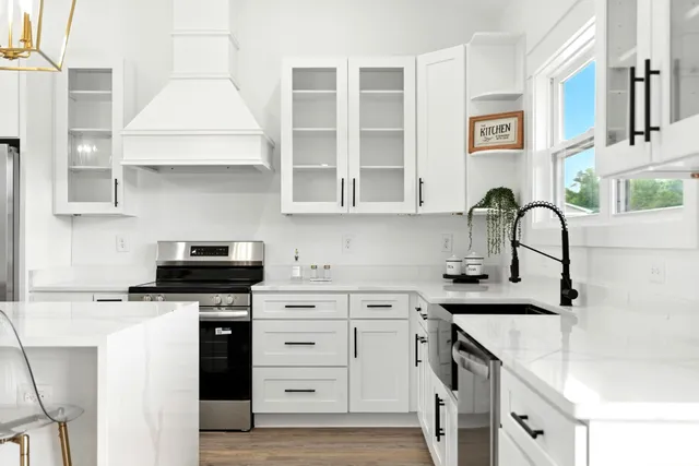 $449,900 | 607 Collier Bend Road, Charlotte, TN 37036