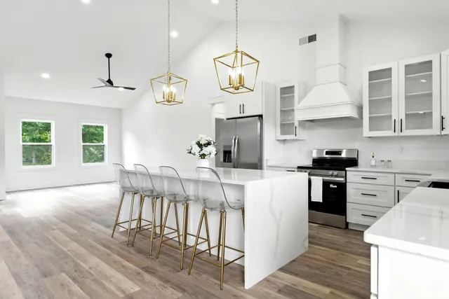 $449,900 | 607 Collier Bend Road, Charlotte, TN 37036