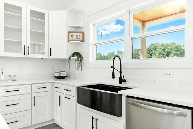 $449,900 | 607 Collier Bend Road, Charlotte, TN 37036