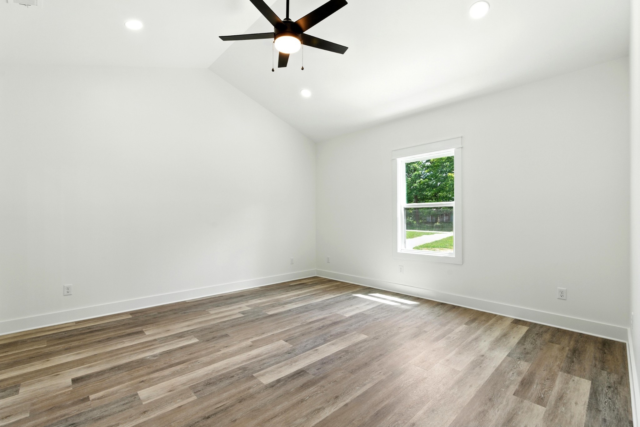 607 Collier Bend Road Charlotte, TN 37036 - Photo 26 of 40