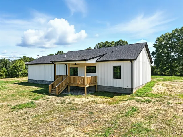 $449,900 | 607 Collier Bend Road, Charlotte, TN 37036