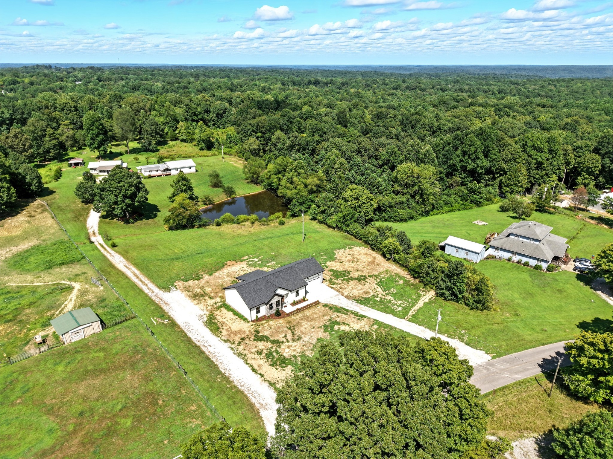 607 Collier Bend Road Charlotte, TN 37036 - Photo 10 of 40