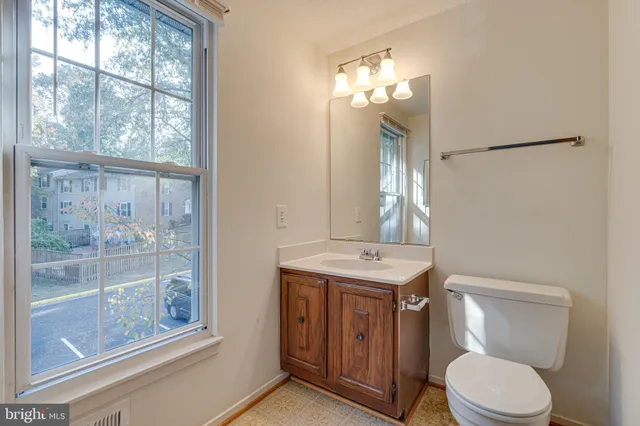 $2,700 | 6518 Alexis Lane, Springfield, VA 22152