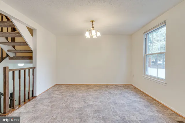 $2,700 | 6518 Alexis Lane, Springfield, VA 22152