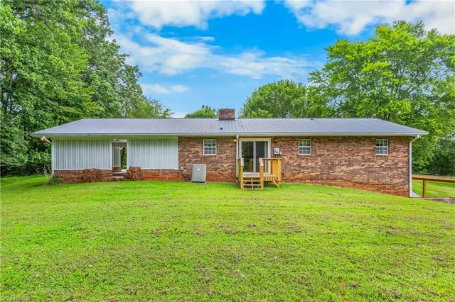 $360,000 | 435 Seven Island Road, Danbury, NC 27016