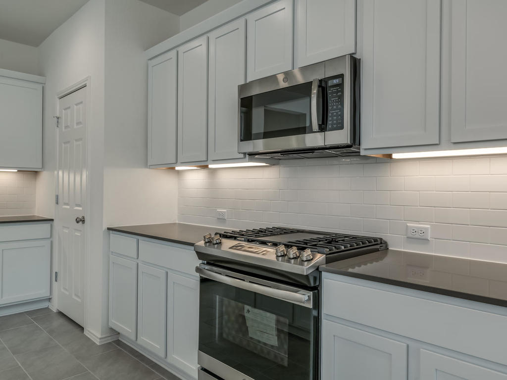 2300 Ringstaff Road Leander, TX 78641 - Photo 12 of 27