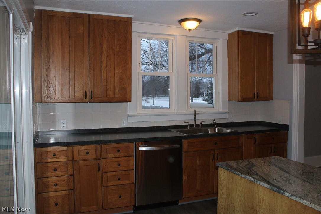 1777 Dock Road Madison, OH 44057 - Photo 9 of 25