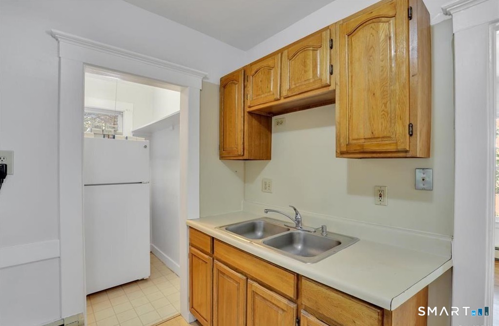 56 Winter Street Manchester, CT 06040 - Photo 31 of 36