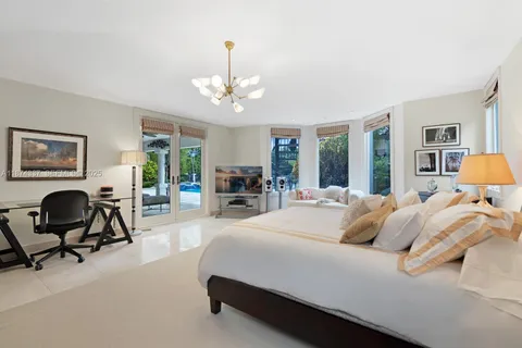 $11,250,000 | 277 Veleros Court, Coral Gables, FL 33143
