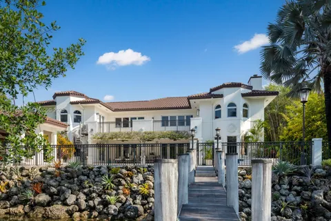 $11,250,000 | 277 Veleros Court, Coral Gables, FL 33143