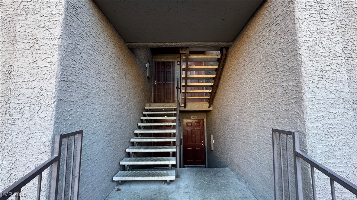 2750 South Durango Drive, Unit 2100 Las Vegas, NV 89117 - Photo 2 of 30 View of staircase