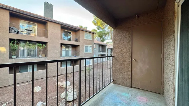 $1,150 | 2750 South Durango Drive, Unit 2100, Las Vegas, NV 89117