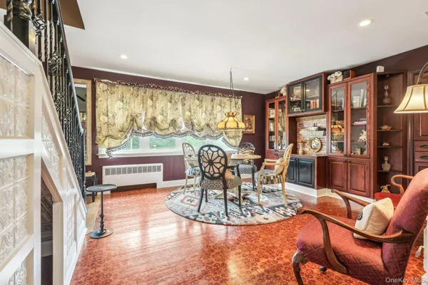 a view of a livingroom with furniture window and outside view