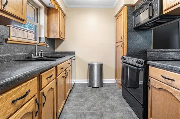 $249,000 | 3310 Chateau Boulevard, Kenner, LA 70065