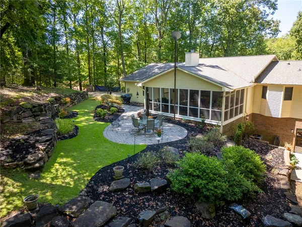 $514,900 | 910 Chickasaw Drive, Westminster, SC 29693