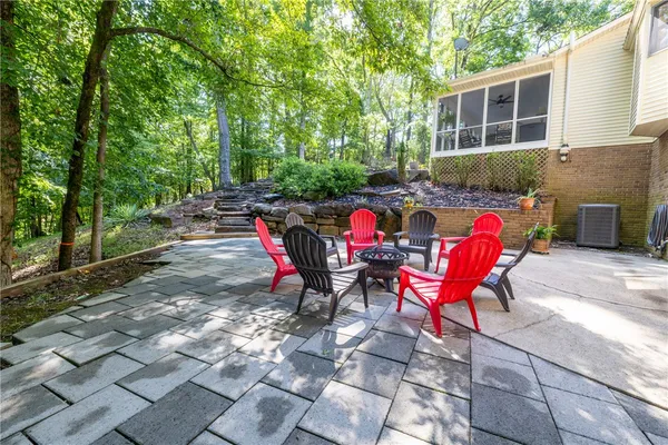 $514,900 | 910 Chickasaw Drive, Westminster, SC 29693