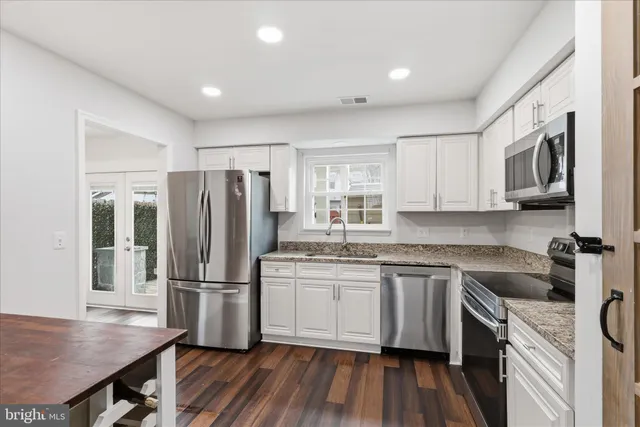 $475,000 | 6281 Astrid Cove, Centreville, VA 20120