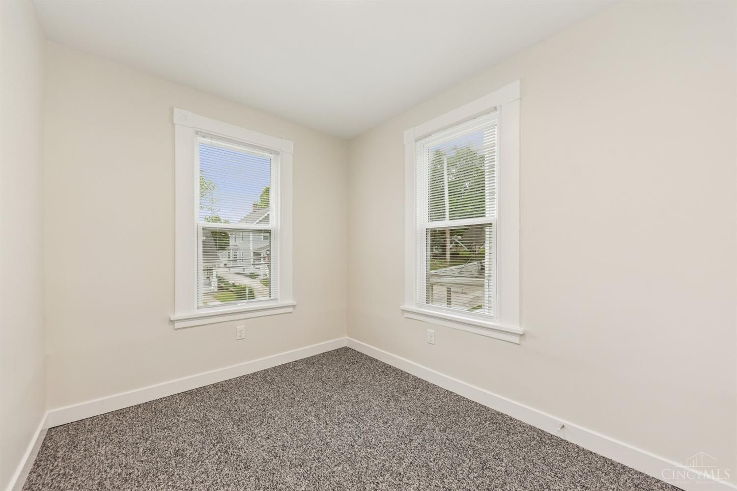 6124 Roe Street Cincinnati, OH 45227 - Photo 47 of 61