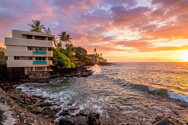 $1,995,000 | 75-5976 Alii Drive, Kailua-Kona, HI 96740