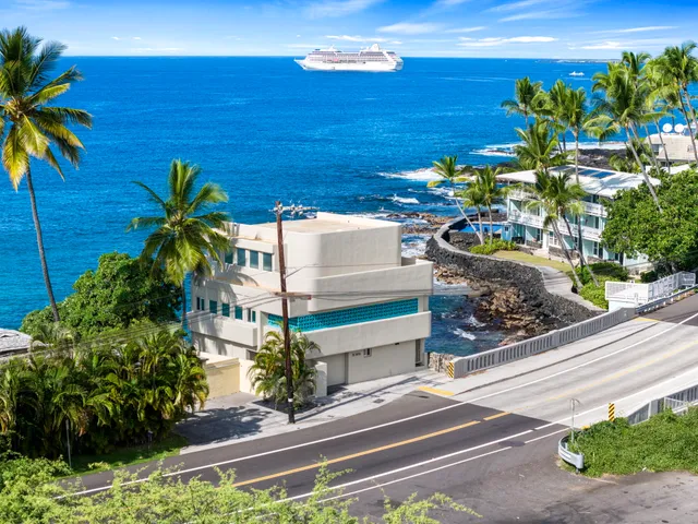 $1,995,000 | 75-5976 Alii Drive, Kailua-Kona, HI 96740