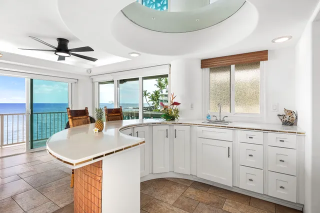 $1,995,000 | 75-5976 Alii Drive, Kailua-Kona, HI 96740