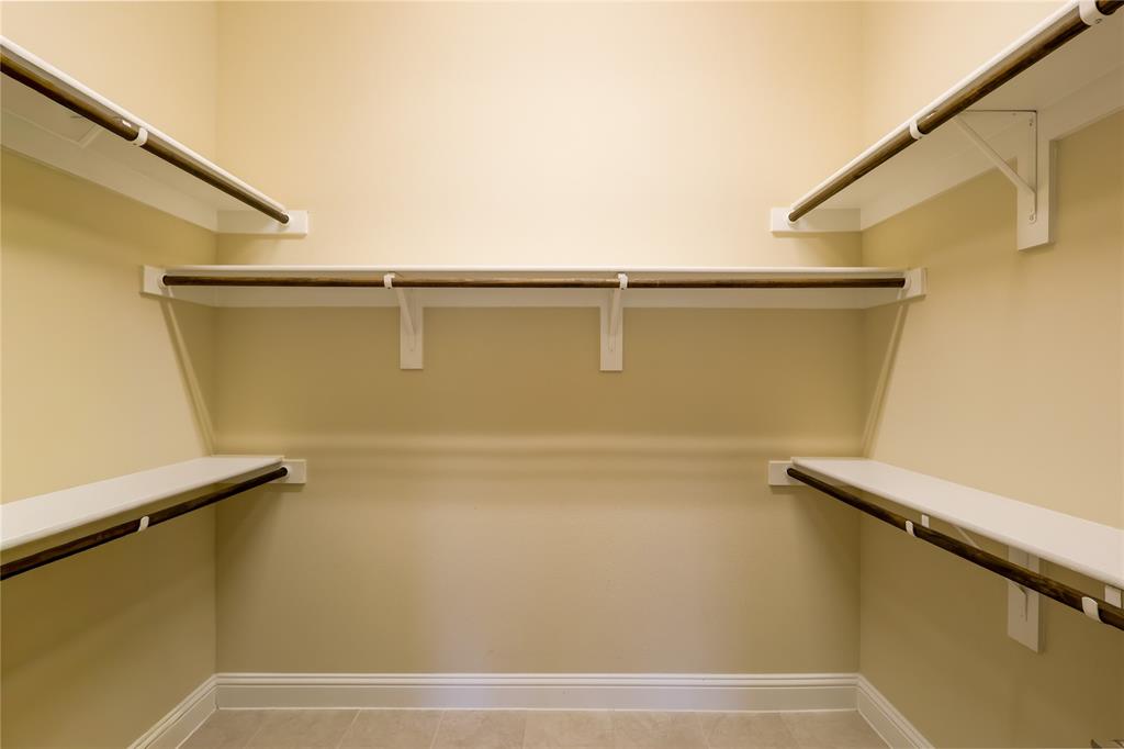 878 Hatton Sumner Place Arlington, TX 76005 - Photo 15 of 18 Primary Closet