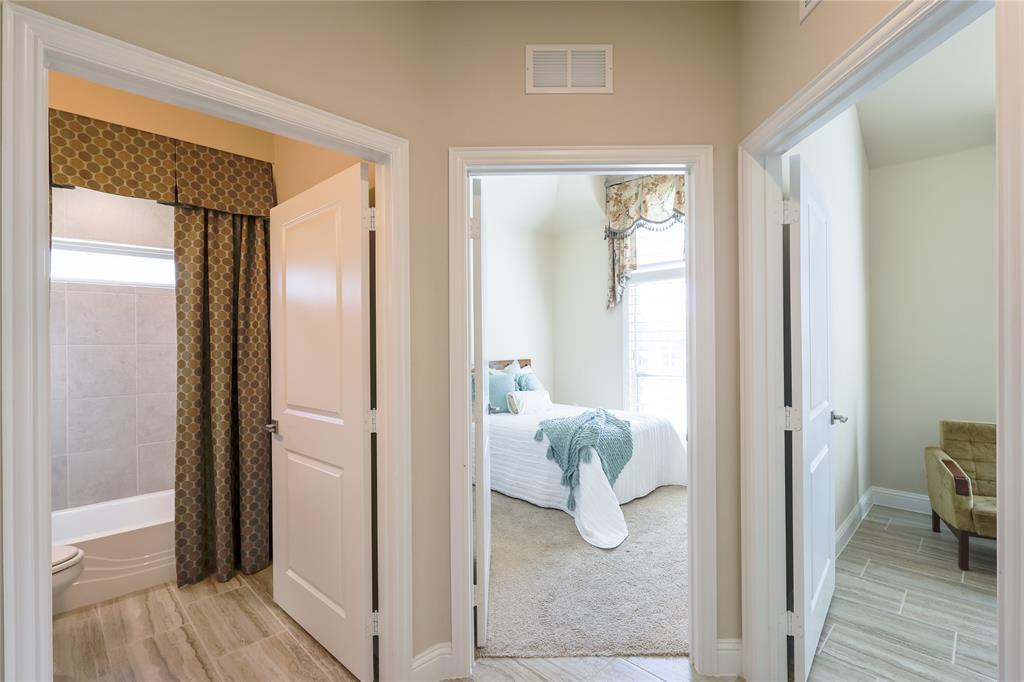 878 Hatton Sumner Place Arlington, TX 76005 - Photo 5 of 18 Guest Quarters