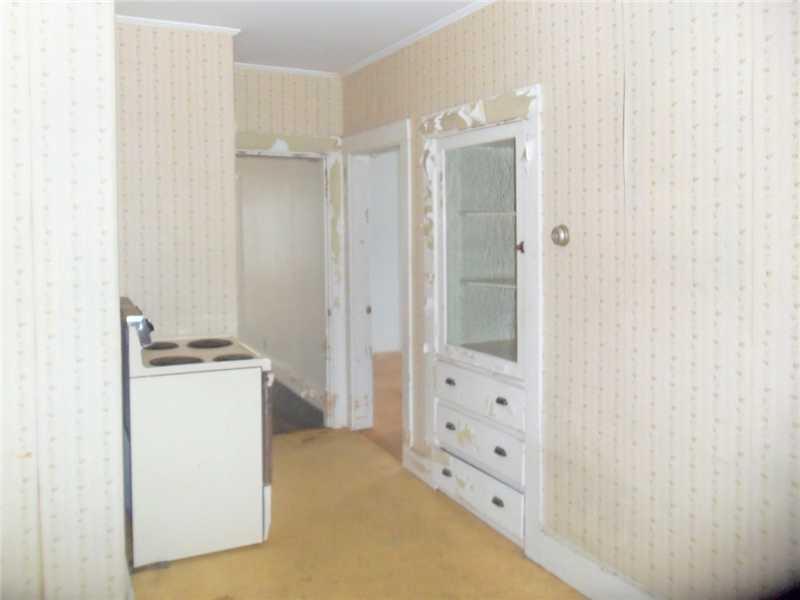 88 Howe Street Lewiston, ME 04240 - Photo 4 of 10 Kitchen.