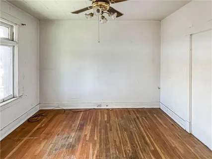 wooden floor in a empty room