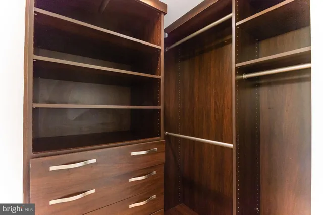 a view of walk in closet