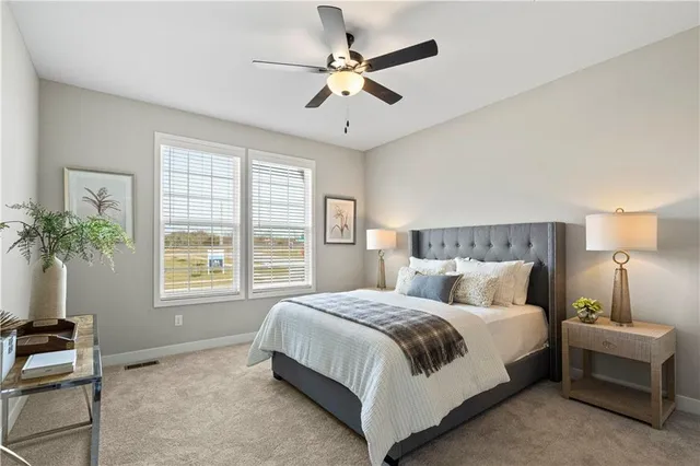 $575,000 | 400 Southwest Hawthorne Lane, Blue Springs, MO 64064