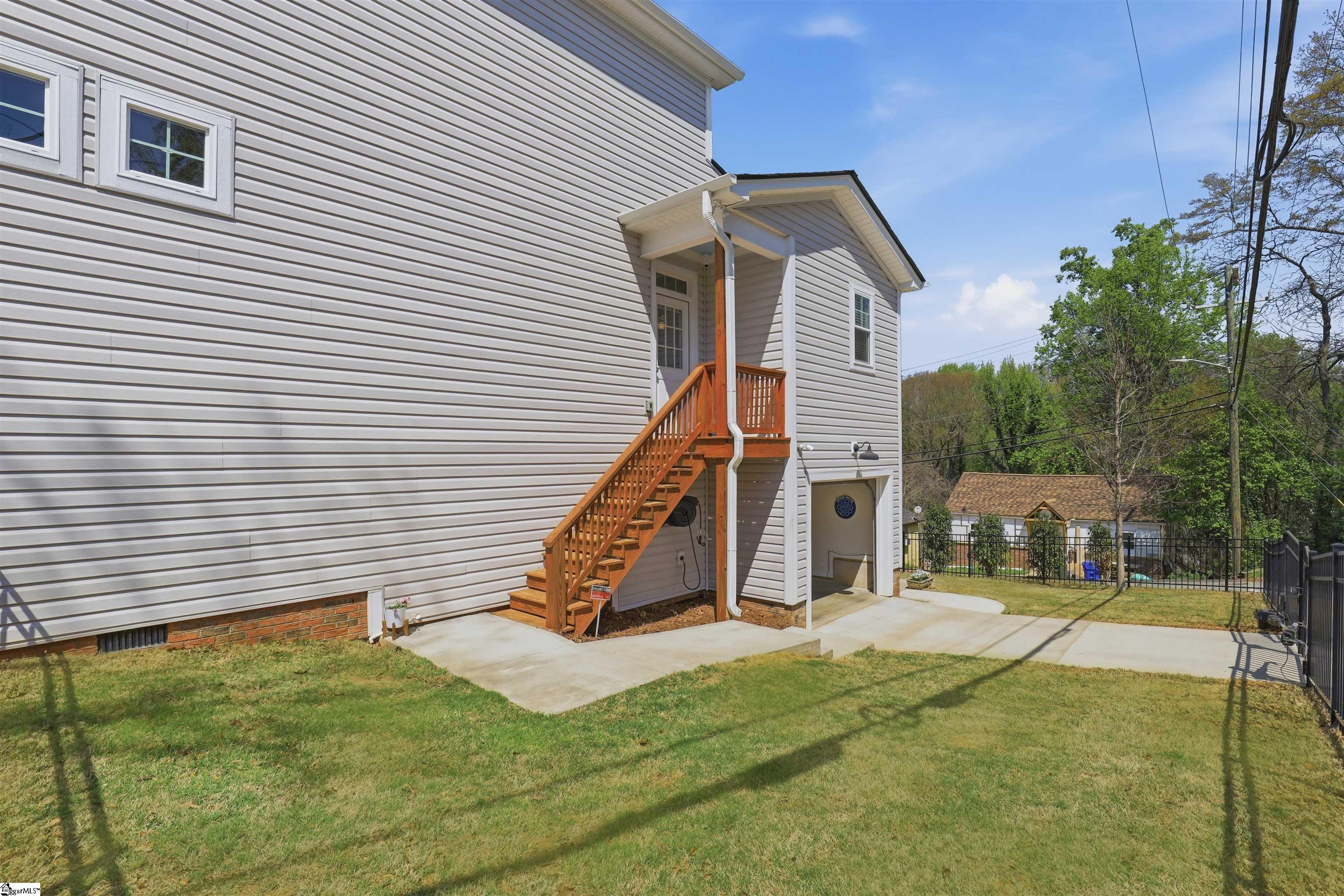139 Mt Eustis Street Greenville, SC 29607 - Photo 23 of 33