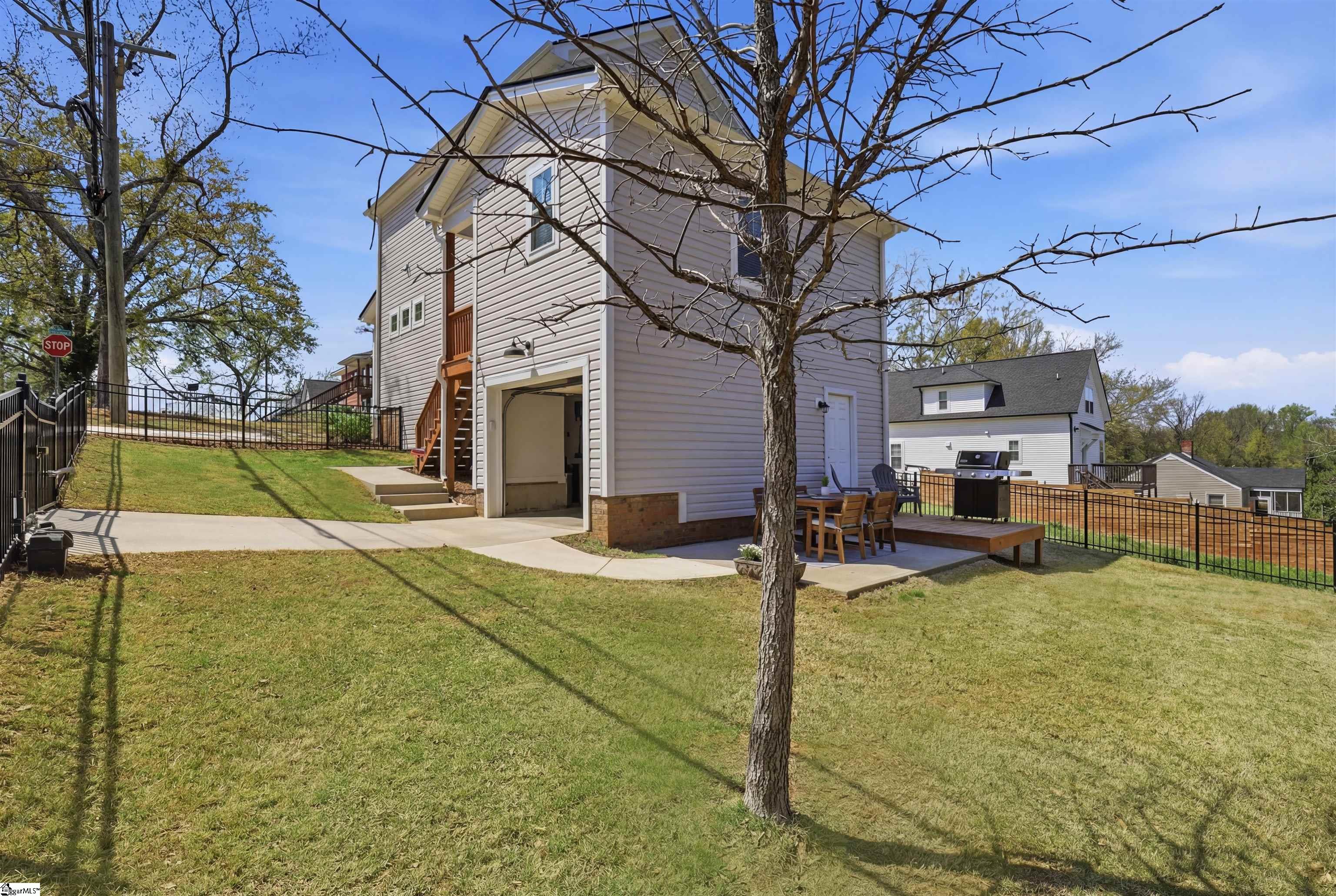 139 Mt Eustis Street Greenville, SC 29607 - Photo 25 of 33