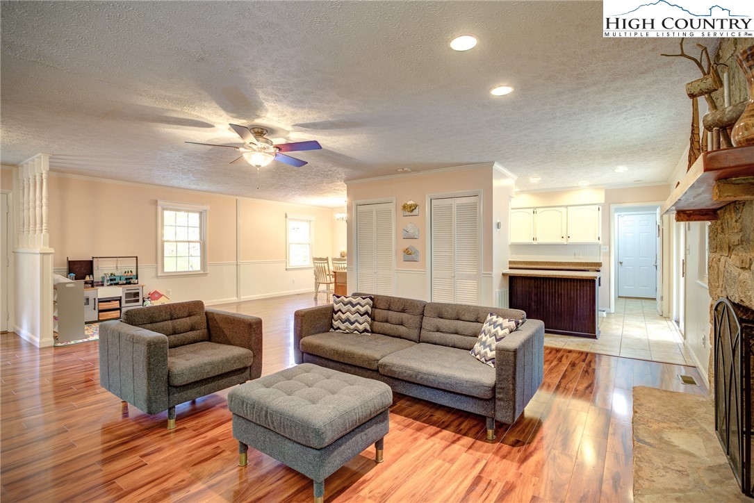 456 7 Oaks Road Boone, NC 28607 - Photo 5 of 31 Gallery Image 5