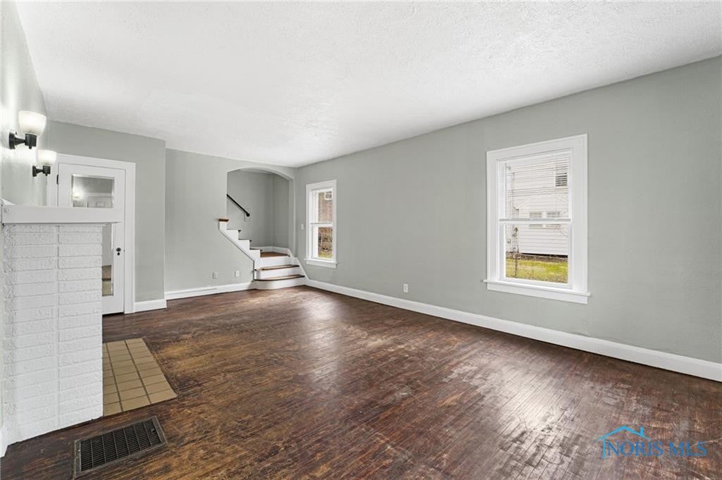 2625 Calverton Road Toledo, OH 43607 - Photo 4 of 33 Gallery Image 4
