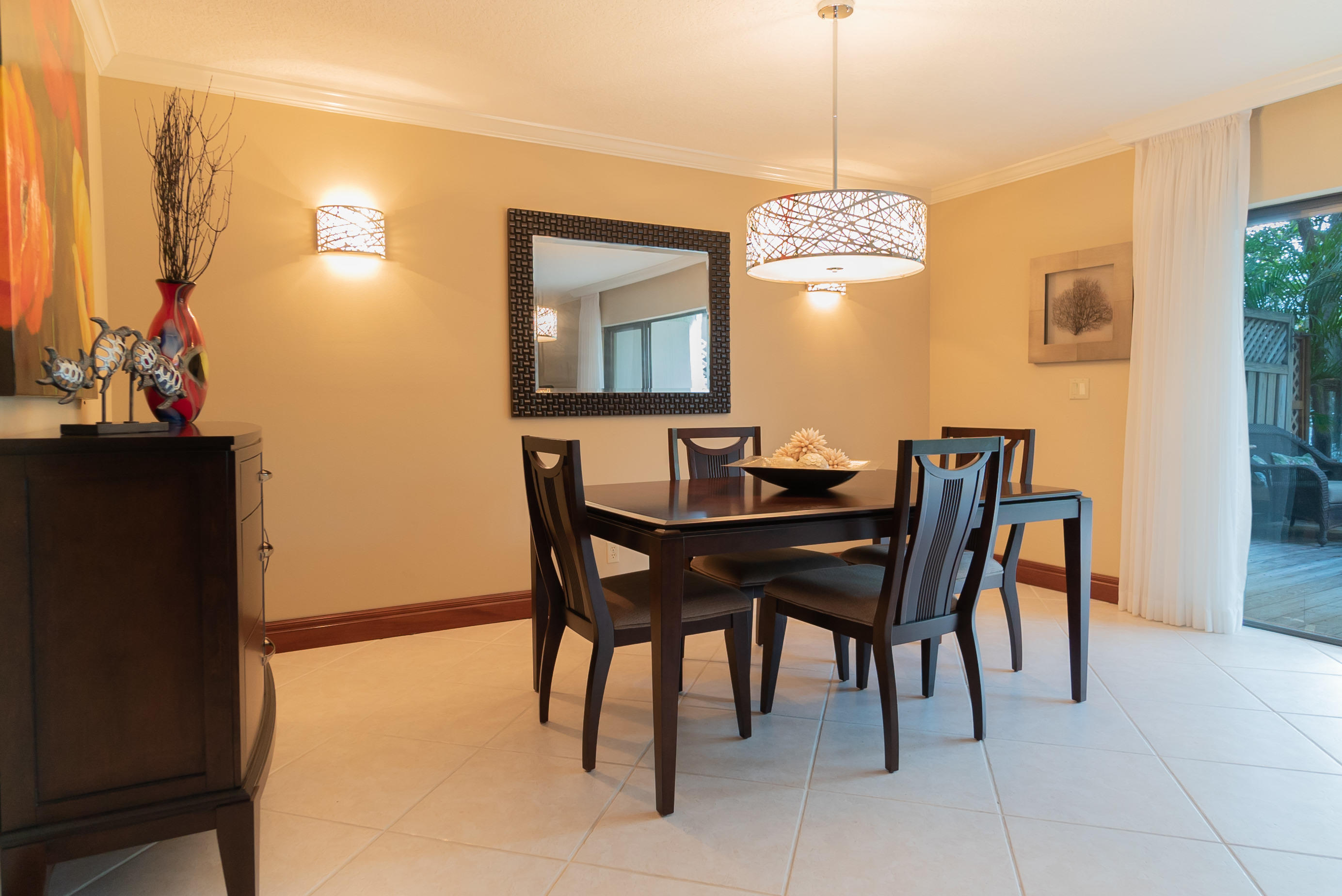 736 Mariners Way Boynton Beach, FL 33435 - Photo 11 of 40 12. Dining Area