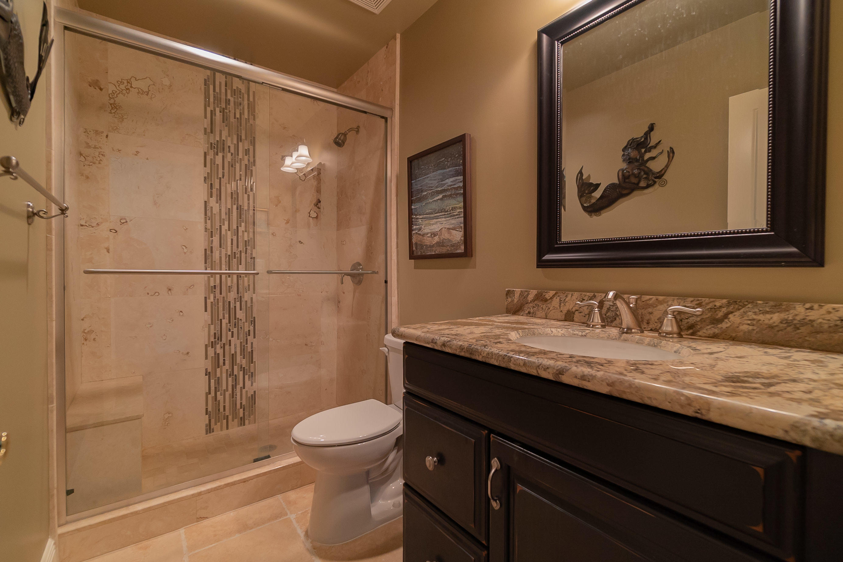 736 Mariners Way Boynton Beach, FL 33435 - Photo 14 of 40 16. Upstairs Bathroom