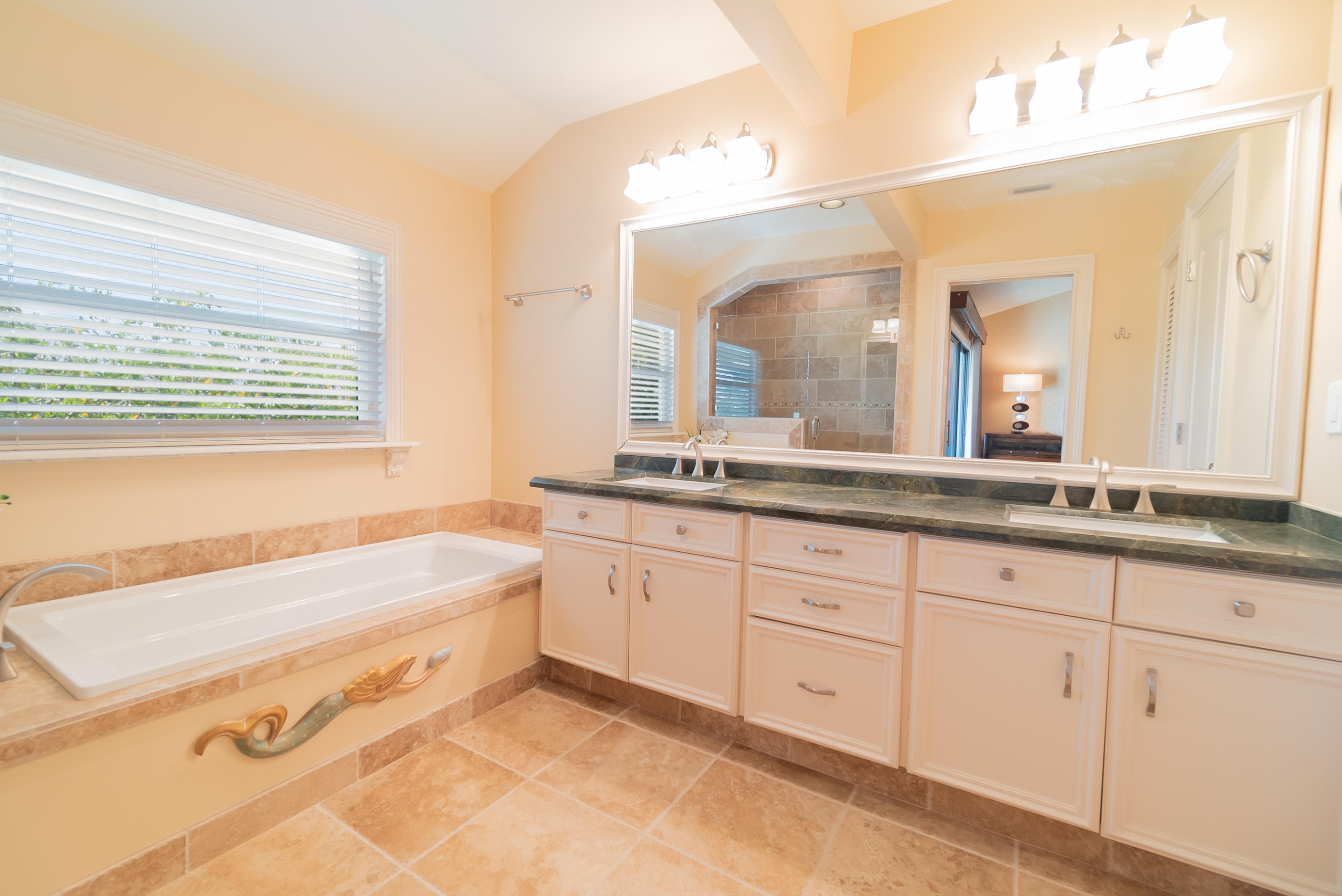 736 Mariners Way Boynton Beach, FL 33435 - Photo 19 of 40 22. Master Bathroom