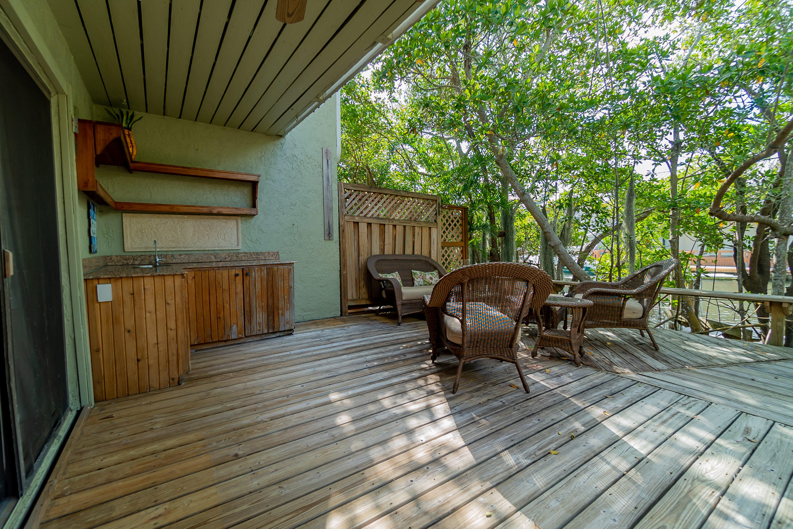 736 Mariners Way Boynton Beach, FL 33435 - Photo 23 of 40 26. Backyard