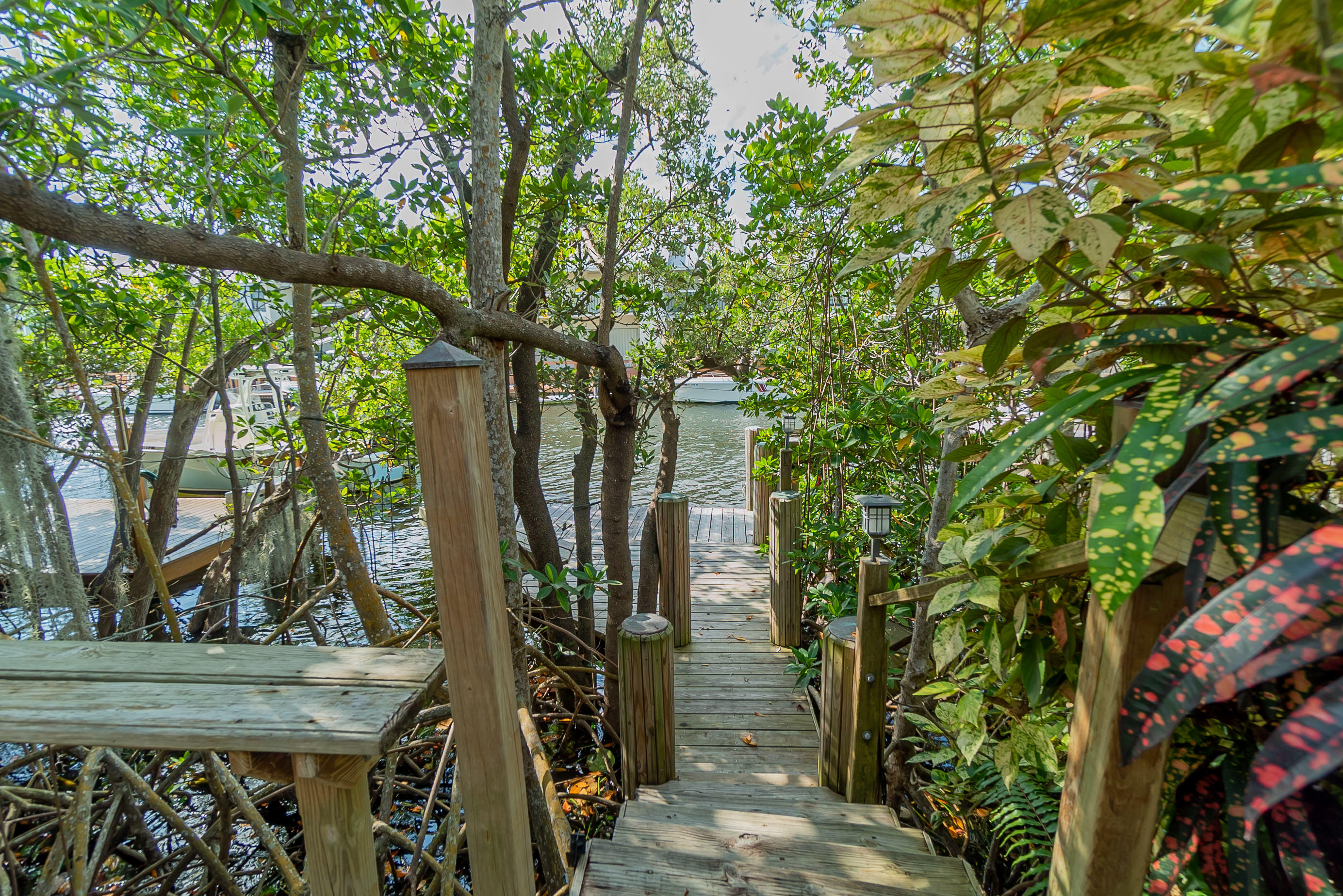 736 Mariners Way Boynton Beach, FL 33435 - Photo 26 of 40 31. Walkway