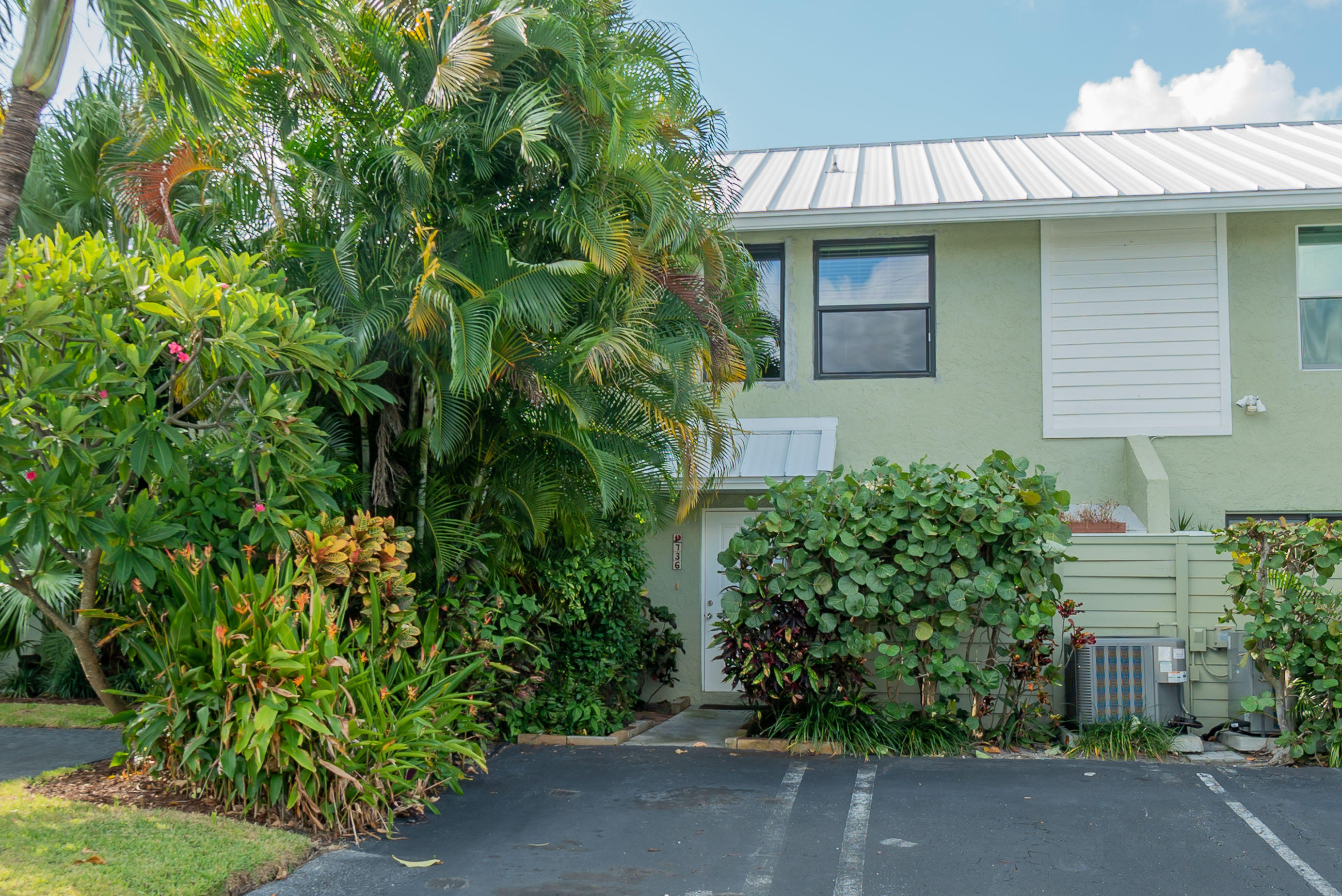 736 Mariners Way Boynton Beach, FL 33435 - Photo 3 of 40 MARINERS WAY