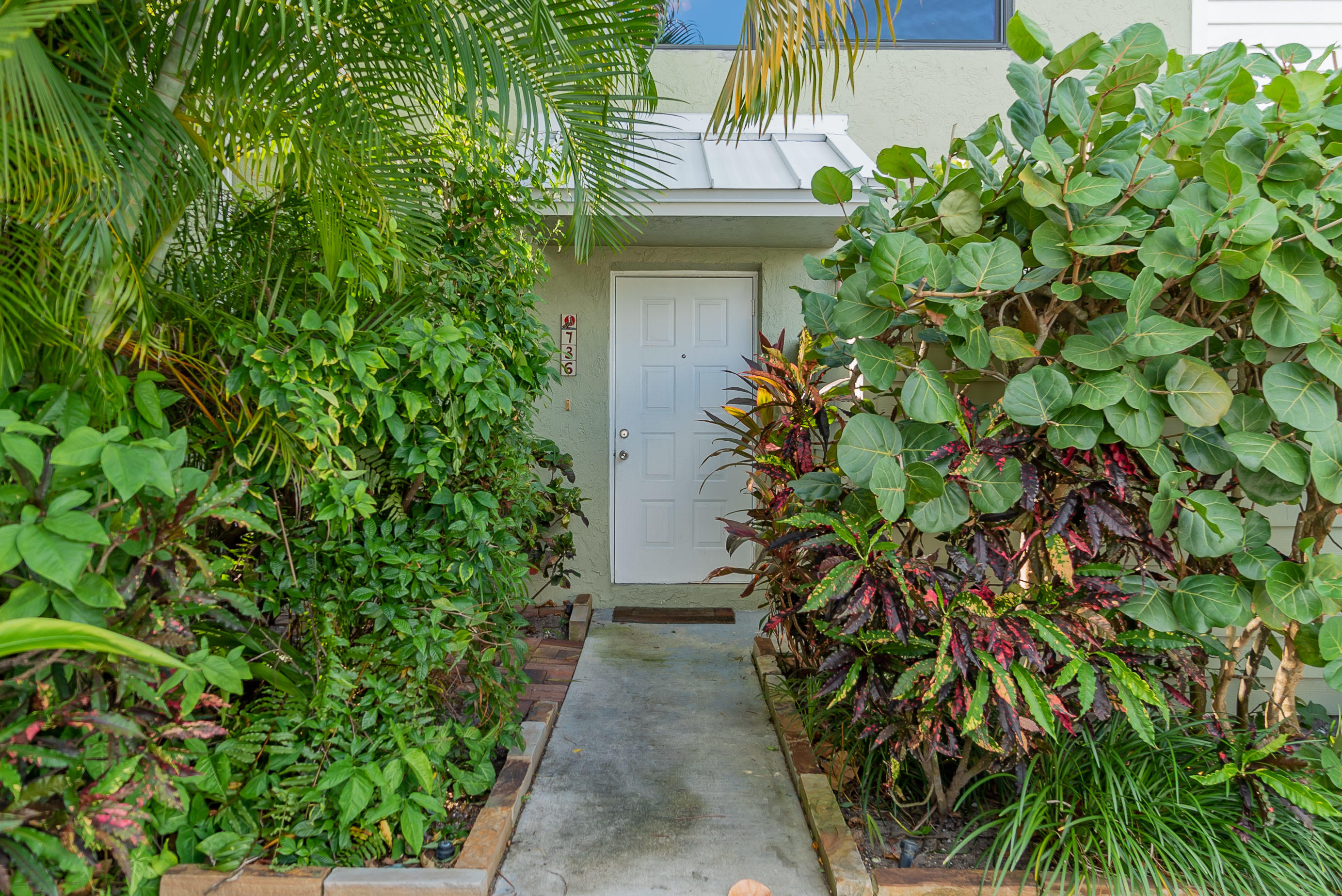 736 Mariners Way Boynton Beach, FL 33435 - Photo 4 of 40 2. Front Door