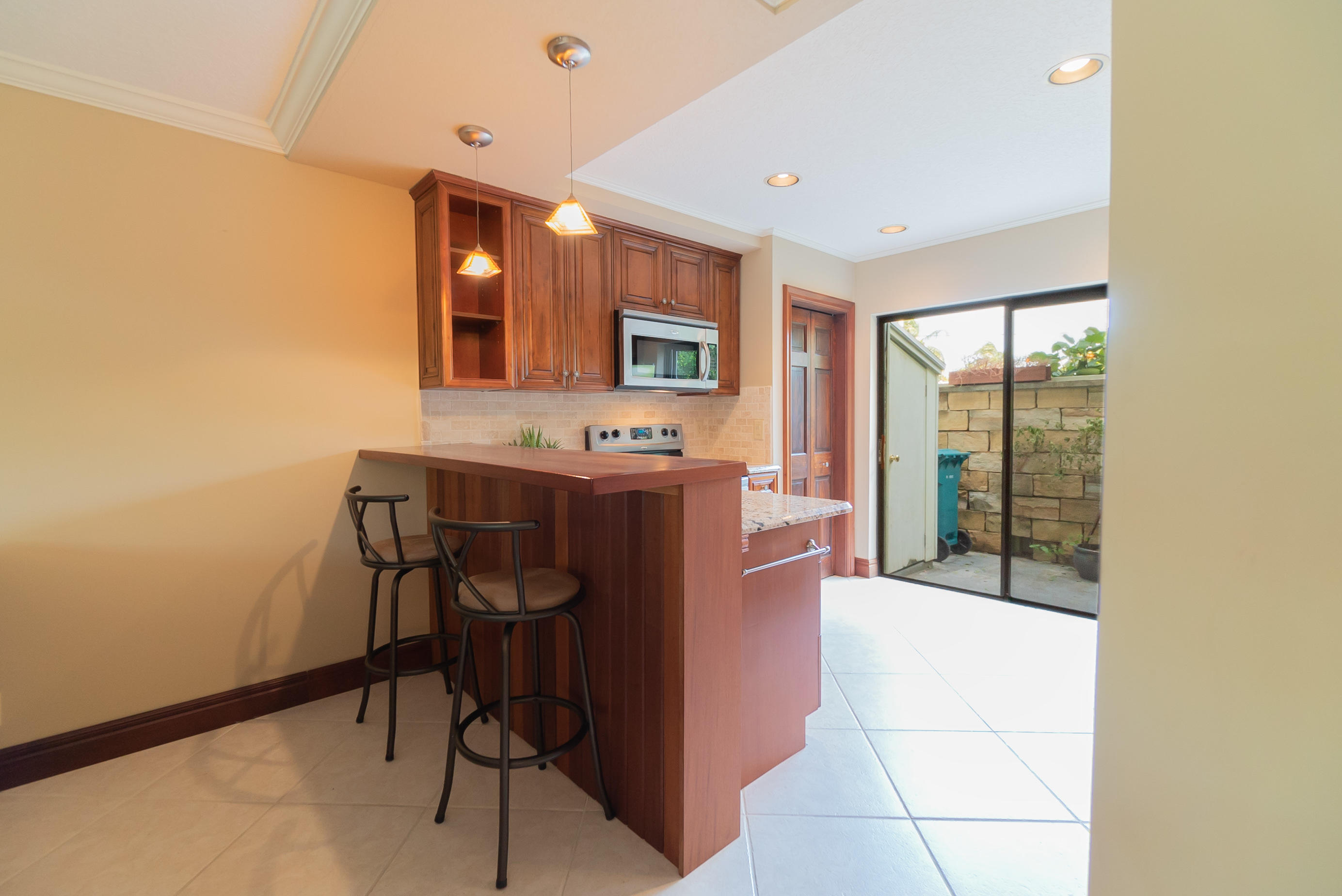 736 Mariners Way Boynton Beach, FL 33435 - Photo 8 of 40 8. Kitchen