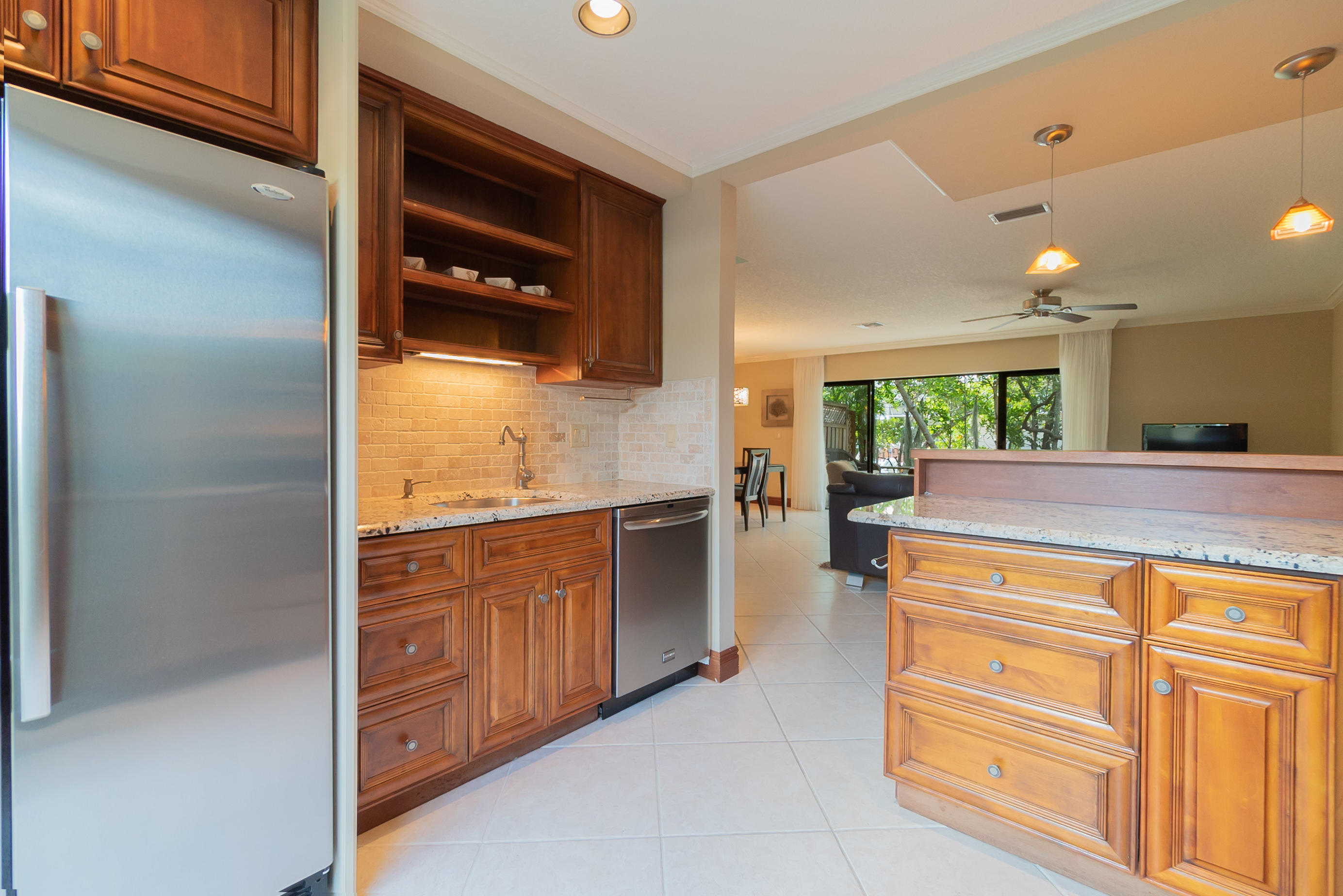 736 Mariners Way Boynton Beach, FL 33435 - Photo 10 of 40 10. Kitchen 3